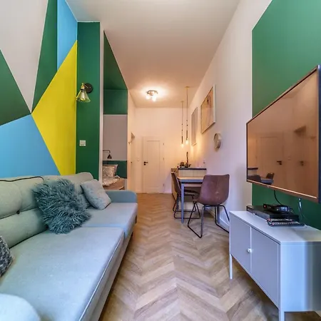 Apartment Bright And Spacious- Golden Apartments- Old Town *